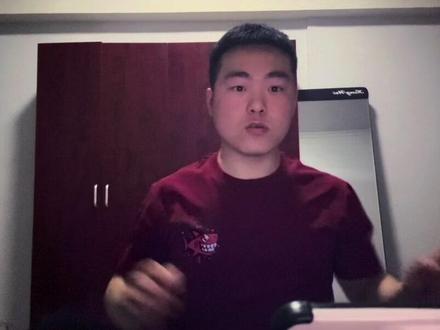 《海贼王》 - 漫画:1997年开始连载,至今未完结
- 动画:1999年开播
- 当前状态:连载中
- 动画集数:已更新至 1084集(持续更新)
- 作者:尾田荣一郎
- 作者年龄:51岁(1975年出生)
- 成就:创下吉尼斯世界纪录——世界上发行量最高的单一作者创作的系列漫画
- 评价:画风偏欧美夸张风格,冒险设定新奇有趣;内核却是非常东方的情义、伙伴、信念,深受儒家文化里“仁义”“信义”“家国”思想的影响。
#海贼王 #娜美 #路飞 #索隆#乌索普