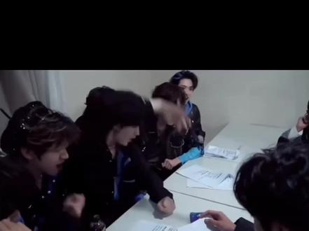 谦卑~~~#时代少年团 #星光大赏 #高能名场面 #我们做到了 了