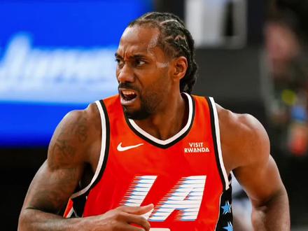 生涯新高达成!伦纳德第三节狂砍51分,坎宁安全场低迷成背景板#伦纳德 #快船VS活塞 #伦纳德三节51分 #伦纳德生涯之夜