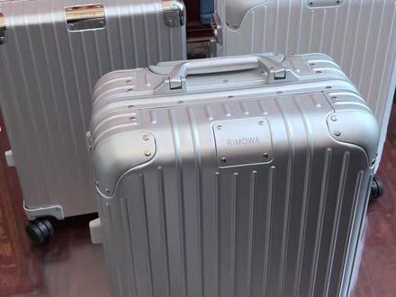 日默瓦三剑客真实测评!谁才是神仙系列
Original~Classic~Hybrid大横评#日默瓦旅行箱 #Rimowa #日默瓦行李箱 #高端行李箱 #旅行好物