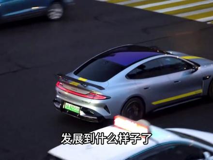 从某站顶流到央视纪录片唯一企业家代表,这五年雷军完成了一场罕见的身份跃迁#小米 #汽车 #雷军#热搜