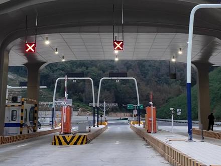 关注三门两高联络线 城区收费站来了~
视频 | 李梦娇 仲午伟
编辑 | 吴昊
审核 | 祁兴森 方从飞 陈骅
#三门高速联络线 #高速公路 #三门城区 #收费站