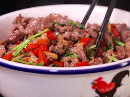 炒肉丝怎样炒好吃又嫩 1e0af4fa6ce15a294b6fc81cc8d3e590~tplv-dy-resize-origshort-autoq-75:330.jpeg?x-expires=1989291600&x-signature=unmto8UcOqb5YPDl%2FScWhd%2FDS18%3D&from=3213915784&s=PackSourceEnum_AWEME_DETAIL&se=false&sc=cover&biz_tag=pcweb_cover&l=20230117131553BD434E3CB63DE3060D8C