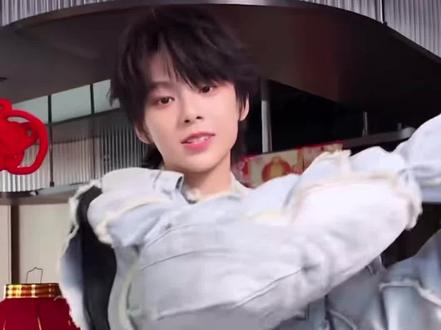 造型师你就这么对我们罕儿吧#陈思罕#Tf四代 #TF四代新年单曲发发NOW#川渝春晚