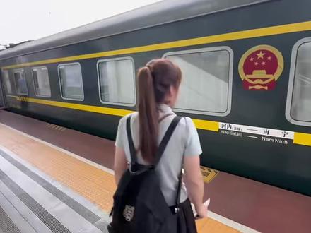 #上热门900000000亿流量第一名 [🌹🌹👍🌹🌹#高铁🚄 广西南宁一越南河内嘉林 #国际列车 #越南旅行 vlog 需要注意什么与购票🎫流程,往返时间信息!安排好时间可免去住酒店费用哟!全程直播视频🈶点长请收藏!转发!分享!🌹👍🌹