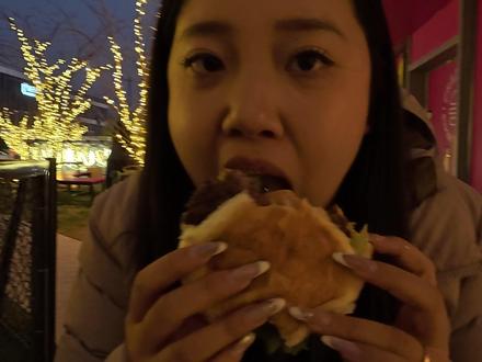 上海新开狗狗乐园+宠物友好商场 浦东张江CHARLIE'S DOG PARK@CHARLIE'S粉红汉堡 #宠物 #狗狗 #遛狗 #金毛 #遛狗不牵绳