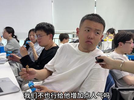 《关于同事兼职这件事》 #内容过于真实 #办公室搞笑 #趣多多 #抖掉班味抖出逗趣