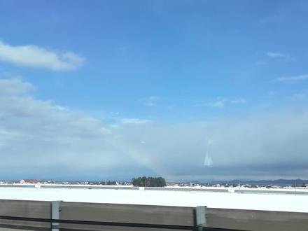 独享百万夜景,函馆山“包场”秘籍曝光🌃✨ 亲测有效の反骨攻略,🉑直接抄作业👇
❗️核心秘籍:1小时,爽10倍!
✅ 黄金上山时间:17:30以后(划重点!)
▫️ 错开旅行团大军,缆车随到随上不排队。
▫️ 观景台 轻松抢占C位,独享百万夜景与海岸线交汇的浪漫 。
▫️ 夏季天黑时间晚,上山时间可酌情延后~
(⚠️末班缆车🚠:21:00,稍微提前去等待最稳妥)
🍽️ 隐藏彩蛋:人均50+坐拥全景餐厅!
▫️ 总是爆满的山顶餐厅,直接Walk-in!
▫️ 靠窗位任选,夜景+美食=顶级享受 ✨
▫️ 亲测无低消!一杯饮料也能咔咔出片📸
(⚠️ 餐厅停止接待时间:20:00,餐厅关门时间:20:30)
🔍柯南迷追加任务🗺️
跟随柯南剧场版《百万美元的五棱星》
🤩一起打卡函馆,视频内附具体地址🗺️
#函馆 #吹爆美好目的地 #函馆山 #百万夜景 #柯南巡礼