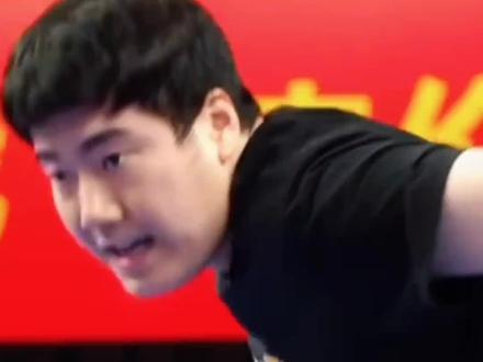 世乒赛上,梁靖崑接受采访时表示这可能是他最后一次世乒赛,尽管男队处于艰难时期,他仍坚守赛场,为团队分担压力。他的热血和拼搏精神将永远被球迷铭记。#中国乒乓永不言败