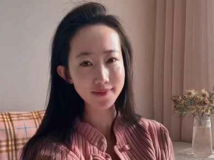 你怕耽误我 怕没有以后 怕到最后还是会分开 怕的东西很多 但你唯独不怕失去我 你考虑问题很全面
你考虑家庭 考虑她 考虑对方很多利益
唯独不考虑那个爱你的我
你在选择解决问题的多项选择中
你选择一种最简单的方法 那就是解决我
可你知道吗 你这些寒心的话我从来不舍得对你说#情感 #情感共鸣 #内容过于真实 #每日分享 #口播