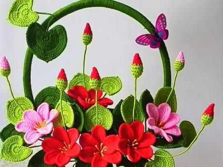 #创作灵感#纯手工钩织 #油桐花 #手工制作 #喜欢的双击加关注 @DOU+小助手第1次组装6朵油桐花环挂壁