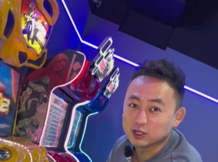 哈西万达玩美攻略潮玩街区推出个年卡一天1块钱让你玩一年#完美攻略潮玩打卡地 #圣诞去哪里玩 #元旦快乐 #我在这里跨年 #人气电玩城推荐 @DOU+小助手 @抖音小助手