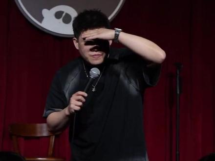 二狗全球巡回脱口秀 全天候兼职、纹身师齐聚,谁的职业更吸睛?#二狗脱口秀 #一支麦小剧场 #脱口秀互动名场面 #抖音合集升级计划