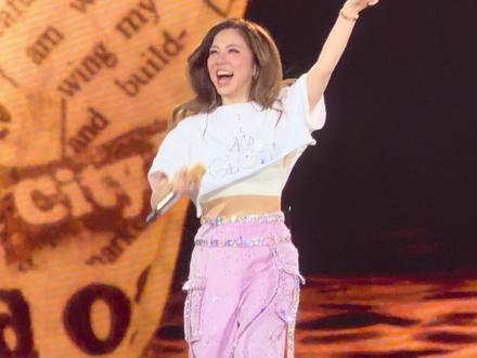 邓紫棋台北大巨蛋巡演4.9
#邓紫棋 #邓紫棋演唱会 #邓紫棋台北 #甜美女神演唱会 #gloria世界巡回演唱会