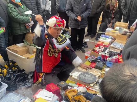 #大集上的烟火气 拍卖会现场直播#地摊经济 摆摊不丢人