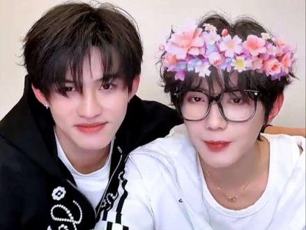 以为普普不记得:急的直拍腿 发现普普记得:又幸福了 #云熠星河 #云旗郝熠然 #嗑糖 #cp