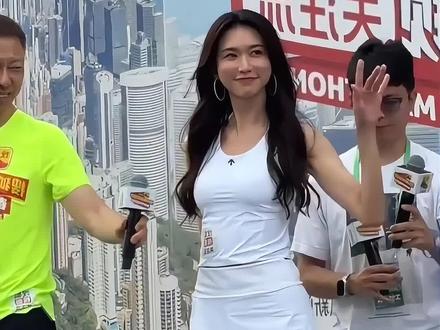 林志玲51岁马拉松首秀!优雅buff拉满,与黄晓明阿Sa同框刷屏