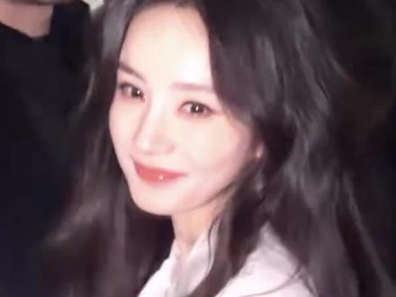 #杨幂金泰梨prada秀场聊天 怎么还聊到了三生三世十里桃花#杨幂 #金泰梨 #prada #万万没想到