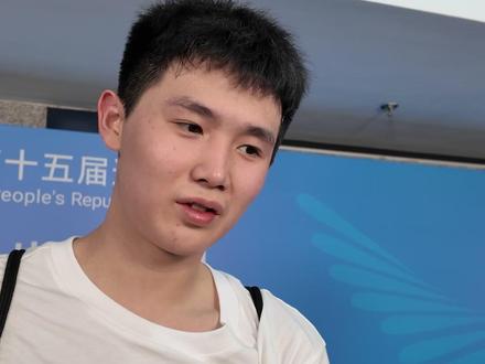 全运进行时 |在11月16日进行的#十五运会 #男篮 U18的1/4决赛中,浙江队战胜四川队晋级四强。本场比赛中,浙江小将李悦洲得到惊人的51分。赛后李悦洲表示,作为球队的领袖,他需要在队伍困难时站出来,投进该投进的球,扛着队伍前进。
记者:苏畅