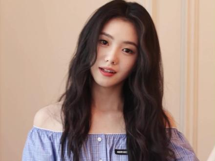 装满属于我的小幸福
#MiuMiuVivant手袋
#MiuMiu2026春夏系列