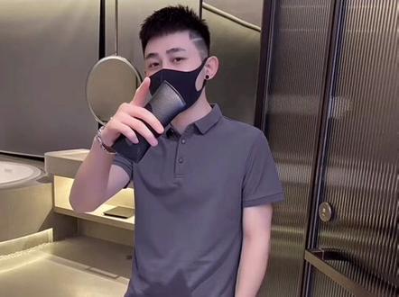 穿衣搭配男—165小个子男生有哪些穿搭技巧?时髦又显高。#穿搭技巧#穿搭#搭配#学穿搭 #穿搭教程#穿衣打扮 #穿衣搭配 #教你穿搭#搭配技巧 #穿搭小技巧 #小官教你学穿搭#男生穿搭 #男士穿搭#男人穿搭 #矮个子男生穿搭 #小个子男生穿搭#男生穿搭技巧 #165男生穿搭#165男士穿搭 #165男人穿搭 #穿搭指南#穿搭教学 #小个子男生穿搭#矮个子男生穿搭 #矮个子男士穿搭#小个子男士穿搭 #小个子男人穿搭#矮个子男人穿搭 #165穿搭 #165男生怎么穿搭 #165男士怎么穿搭#165男人怎么穿搭 #男生有哪些穿搭技巧 #小个子男人生穿搭要注意什么 #穿衣搭配男#男生显高穿搭 #显高穿搭#男士显高穿搭 #男人显高穿搭 #时髦穿搭 #男生时髦穿搭#搭配技巧@抖音小助手