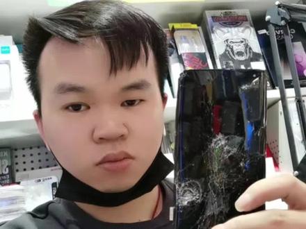 OPPO R11更换碎裂的外屏玻璃,粉丝的备用手机R11更换外屏。#手机维修换屏 #苹果手机维修 #曲屏维修 #手机爆屏修复