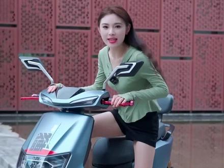 时速70 赛车级电摩,表妹实测绿佳·超性能电車J18。新款电动车测评机构,电动车新款 #杭州新款电动车 #新款电动车测评 #电动车测评 #电动车推荐 #电动车