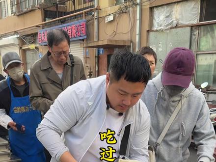 评论区说我的豆腐太嫩了,不好吃 我想说你吃过吗就说不好吃,不好吃能有人么多人买吗,不好吃不早黄摊子了吗,我都干15年了,豆腐一直这么做,顾客爱吃就行#豆腐 #美食 #摆摊