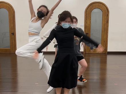 6人版 很难不笑场#琪琪和恰恰都挺忙的 #琪琪恰恰蹦蹦拉拉 @阿清清 @Kingsily-LYM @Yetta