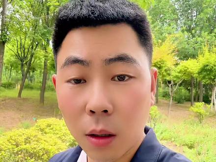 狗狗撅屁股伸懒腰,这可不是狗狗撒娇卖萌,养狗人一定要当心