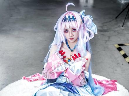 俺不中了,求流量 #达妮娅#cos#抽象 #ooc致歉 #鸣潮