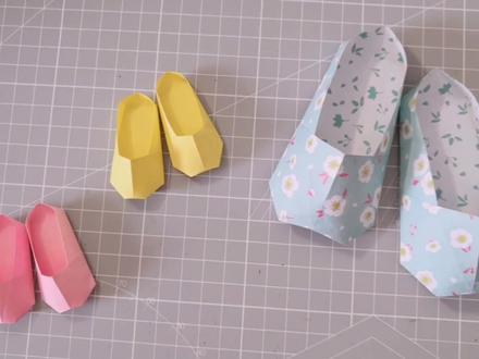好可爱的折纸小鞋子,折法也简单,芭比娃娃的鞋子可以不用买了