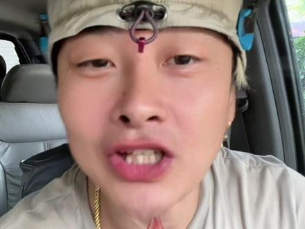 年轻的周杰伦和现在的周杰伦时空握手,热泪盈眶,我们原地爆炸 #周杰伦新歌 #太阳之子#周杰伦 #周杰伦爱琴海 #上热门话题🔥🔥🔥