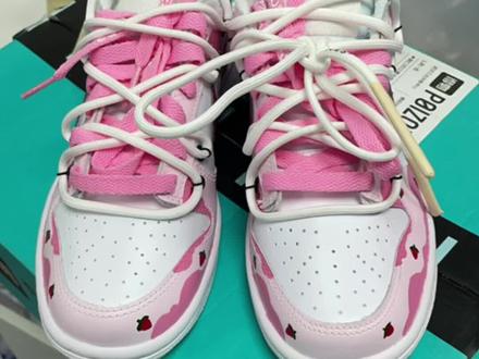#球鞋diy #女朋友生日礼物 #球鞋 女朋友总说我是直男 我花了700💰➕10几个小时diy了一双dunk给她一个惊喜~