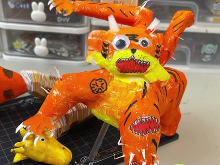 疯狂动物园最强变异动物 不是吧没出现的变异老虎竟然说它是最强的变异动物!长颈鹿老大都被它打败了!真的假的#手工diy #疯狂动物园 #自制玩具 #创意手工