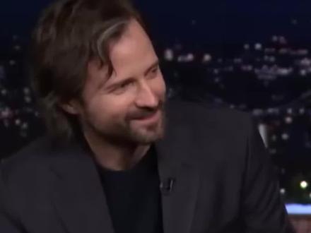 #怪奇物语 导演剧透#史蒂夫 居然被放到“悬崖边”上了,大家都不许die啊#strangerthings