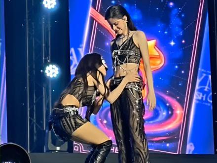faymay游戏环节5 #faymay #FayMayWishYou #FAYMAY1stFminTH 游戏环节看fay喜欢may闻哪里呢