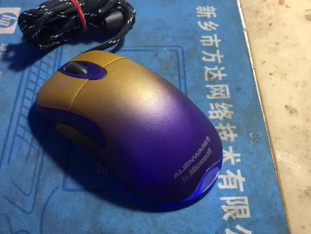 老将出马 一个顶俩。 熟悉的微软红光鲨 也叫I O 1.1。更换竞技版本欧姆龙微动 非量产版 。 这手感真是绝了。谁用谁知道。#鼠标 #黑科技 #电竞 #游戏外设 #开箱 罗技鼠标维修 全系列鼠标升级 维修。