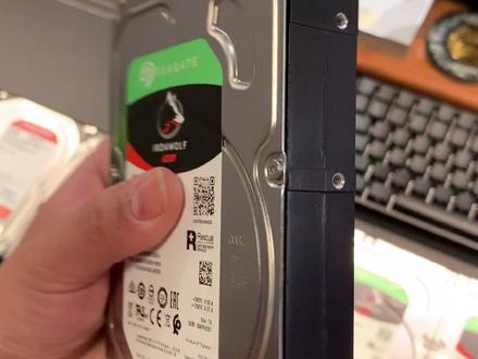 NAS硬盘 希捷还是西数?#nas #数码