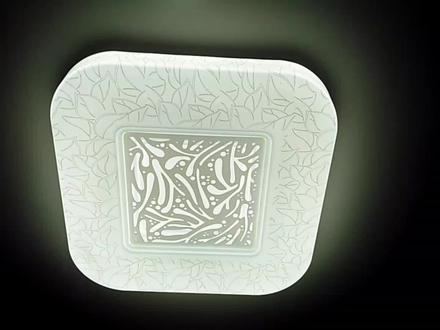 修灯第一次遇到这种吸顶灯,拆灯罩战战兢兢,生怕搞破了