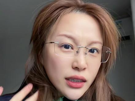 侯明昊身边这点人,真是让人无语啊~你们指着人家吃饭为啥不能尽心尽力啊?都不说尽心尽力了,至少应该尽职尽责吧?我真服了#私生 #侯明昊 #侯明昊机场