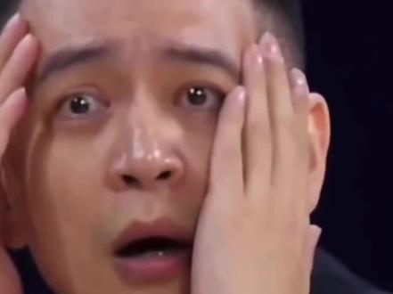 请叫我,刀哥#刀疤鲤 #快上号娱乐 #鱼缸里的大自然 #万万没想到