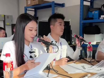 流利的英语口语、充满力量的声音,“00后”女生亚运英文播报引大量点赞