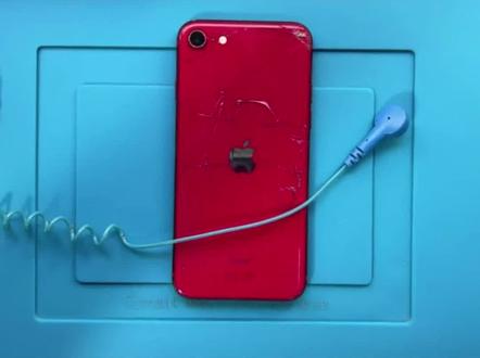 iPhoneSE更换屏幕+后壳,就是这么简单#手机维修 #iPhoneSE2