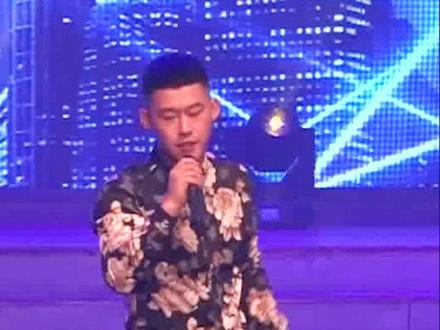 和平大戏院舞台经典之《二人转的守艺人》——阿厦上台直接把大哥整蒙圈了 #二人转 #和平大戏院