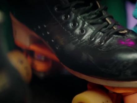 小皮裙 大波浪 一扭一晃真像样~ #戴上耳机 #音乐 #野狼disco #宝石老舅 #说唱