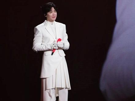 「刘宇宁的」不然算了吧~ 大连场 from125区
#刘宇宁 #刘宇宁大连演唱会 #不然算了吧 #富士xt30ii #巡演