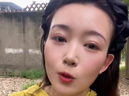 公秋爽,母秋凶,今年立的是公秋还是母秋? #创作灵感 公秋爽,母秋凶,你知道今年立的是公秋还是母秋吗?2025年立秋时间为8月7日13点51分19秒,对应农历乙巳年闰六月十四。立秋当天的农历日期为单数,则是“公秋”,若为双数,则是“母秋”。今年立秋是在闰六月十四到来,为双数,因而是“母秋”。,秋后依旧酷热难挡、暑湿交蒸的概率会比较大。
今年立早立秋凉飕飕晚立秋热死牛,当天12点前为早立秋,12点后则为晚立秋。
2025年的立秋时间在下午的13点,所以今年称作“晚立秋”。这是古人通过对历年气候气温的总结观察,从而做出的判断依据。也就是说,秋后很可能出现持续高温天气,也就是俗称的“秋老虎”。作为种植户们还是要密切关注立秋之后的一个天气变化,祝大家都能够五谷丰登顺利过秋。#今日立秋 #立秋文案 #纪录美好生活 #关注三农服务百姓 @抖音小助手 @抖音创作小助手 @抖音媒体内容优推官 @抖音来客官方助推官 @抖音创作者大会 @DOU+小助手 @DOU+上热门