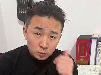 董宇辉较真名场面:苹果下架事小,诚信崩塌事大!以典籍之智育诚信之心,以较真之举守消费之安。#董宇辉 #诚信 #与辉同行 #创作人计划 #知行王钧