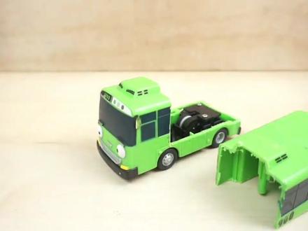 小朋友,让我们一起用黏土做一辆汽车🚗吧#宝宝车辆认知 #寓教于乐 #橡皮泥大乱斗 #启蒙教育 #边玩边学 @抖音青少年 @抖音青少年动画